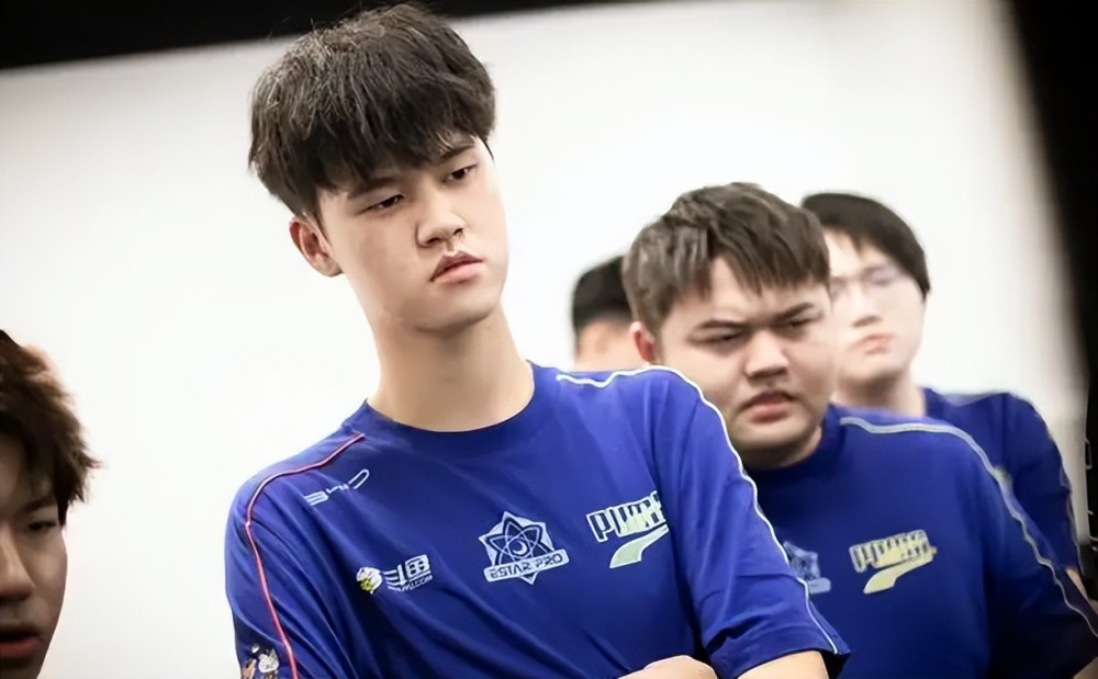 包含狼队狂胜，豪取七连胜创俱乐部记录的词条