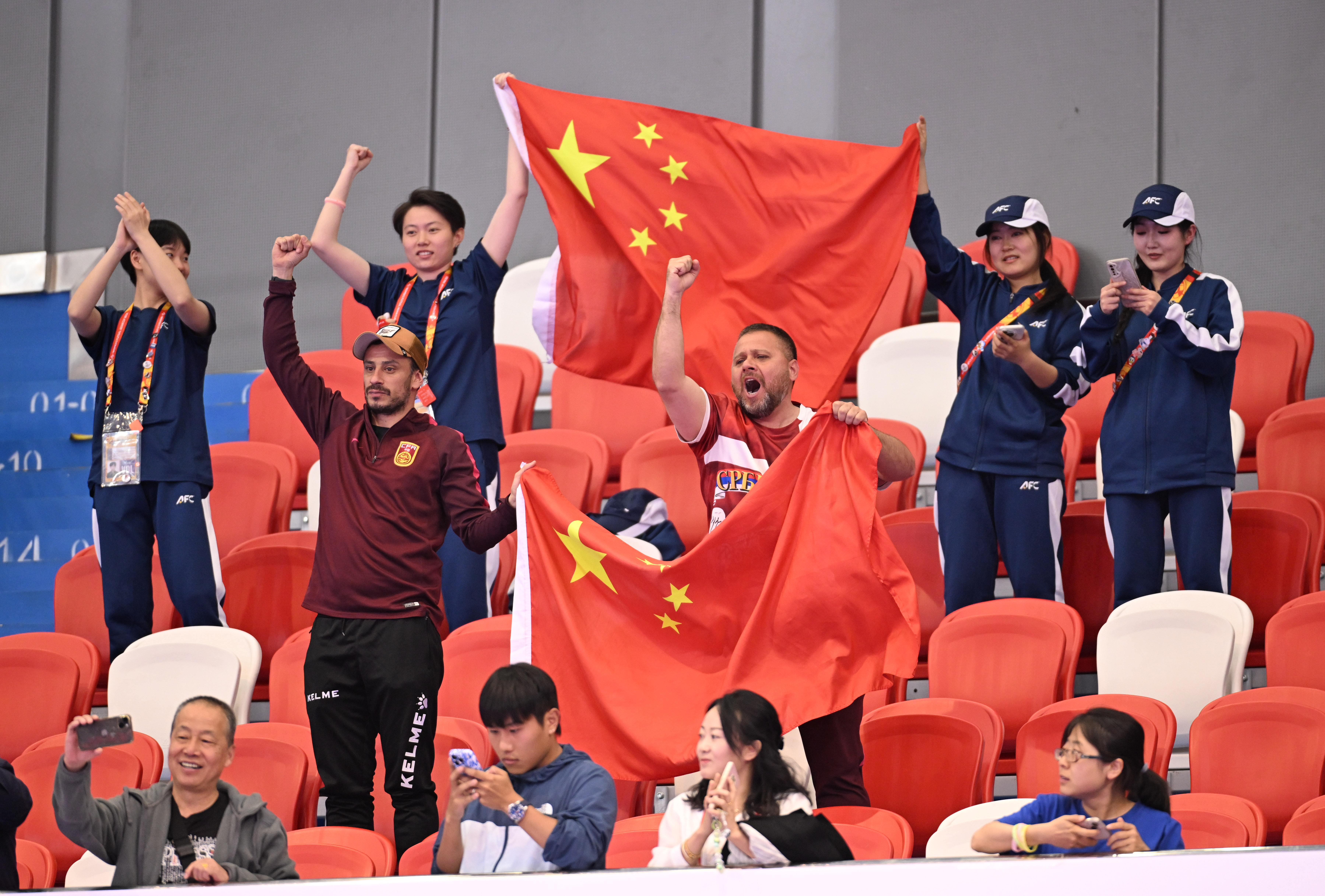 关于亚洲赛场：女子足球比赛引爆热议的信息
