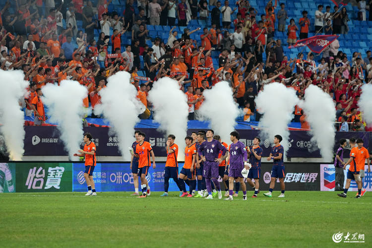 青岛黄海主场大胜,取得重要三分 青岛黄海主场大胜,取得重要三分