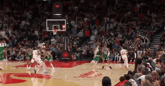 猛龙客场击败凯尔特人，稳居东部榜首