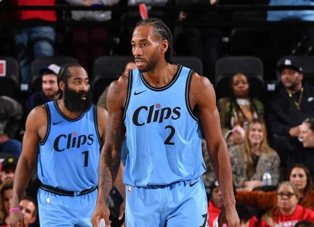 包含洛杉矶快船队球员私生活曝光，引发团队纷争的词条