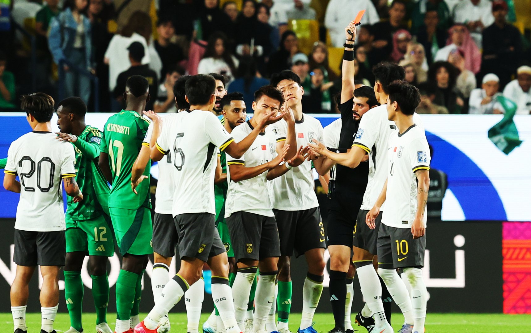 od体育中国官网-包含沙特球队庆祝胜利向前进发力的词条